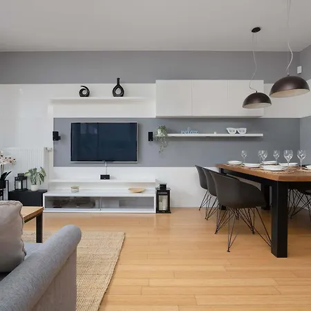 Big Family For 8 People With Garage And Balcony By Renters شقة