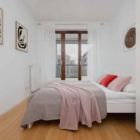 Big Family For 8 People With Garage And Balcony By Renters *