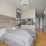 Big Family For 8 People With Garage And Balcony By Renters * 바르샤바