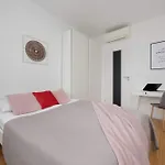 아파트 Big Family For 8 People With Garage And Balcony By Renters 바르샤바