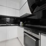 Big Family For 8 People With Garage And Balcony By Renters