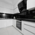 Big Family For 8 People With Garage And Balcony By Renters
