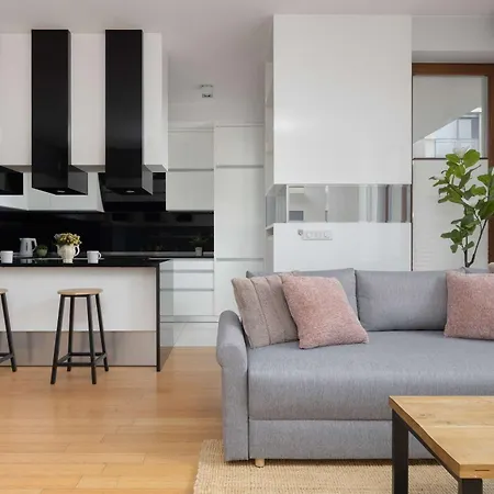 Big Family For 8 People With Garage And Balcony By Renters ורשה