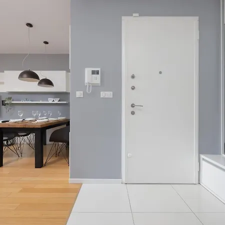 Big Family For 8 People With Garage And Balcony By Renters * ורשה